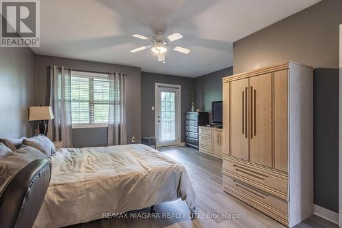 15 Robertson Road, Niagara-On-The-Lake, ON - Indoor Photo Showing Bedroom