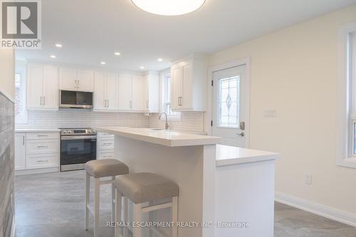 65 East 14Th Street, Hamilton, ON - Indoor Photo Showing Kitchen With Upgraded Kitchen