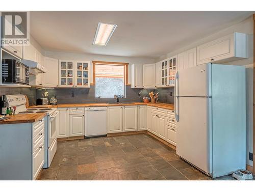 1291 Mallory Road, Enderby, BC - Indoor Photo Showing Kitchen