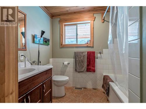 1291 Mallory Road, Enderby, BC - Indoor Photo Showing Bathroom