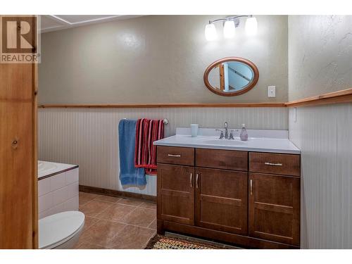 1291 Mallory Road, Enderby, BC - Indoor Photo Showing Bathroom