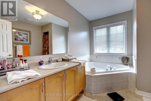 14 Masters Green Crescent, Brampton (Snelgrove), ON - Indoor Photo Showing Bathroom