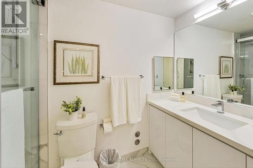 610 - 99 Harbour Square, Toronto, ON - Indoor Photo Showing Bathroom