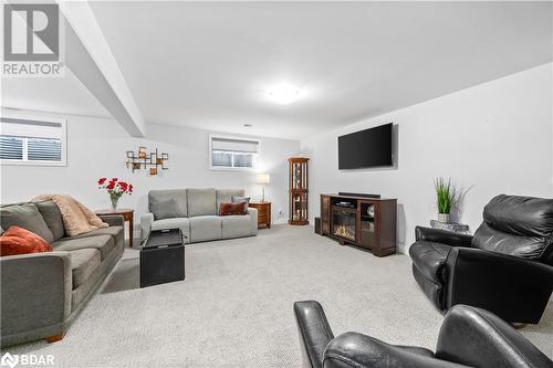 39 Deacon Place, Belleville, ON - Indoor Photo Showing Living Room