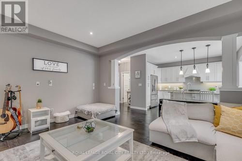 298 Tremaine Crescent, Kitchener, ON - Indoor Photo Showing Living Room