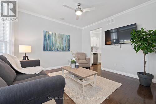 870 Beach Boulevard, Hamilton (Hamilton Beach), ON - Indoor Photo Showing Living Room