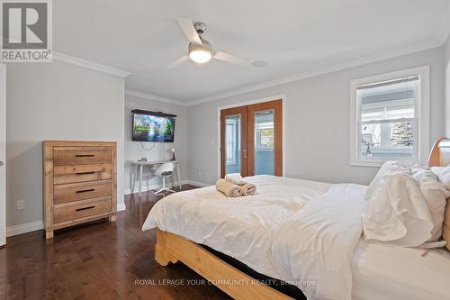 870 Beach Boulevard, Hamilton (Hamilton Beach), ON - Indoor Photo Showing Bedroom