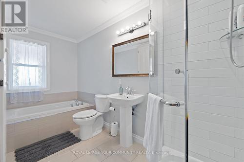 870 Beach Boulevard, Hamilton (Hamilton Beach), ON - Indoor Photo Showing Bathroom