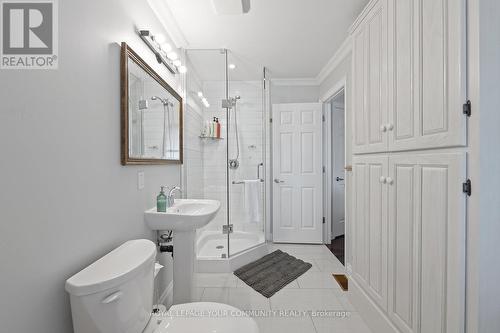 870 Beach Boulevard, Hamilton (Hamilton Beach), ON - Indoor Photo Showing Bathroom