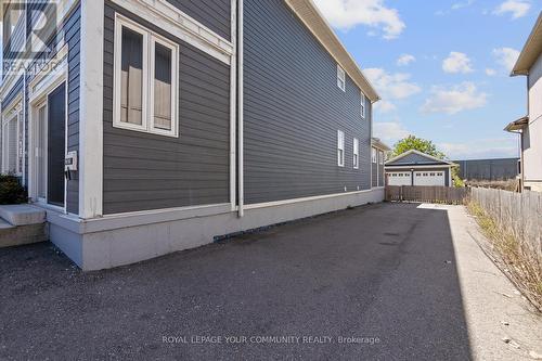 870 Beach Boulevard, Hamilton (Hamilton Beach), ON - Outdoor With Exterior