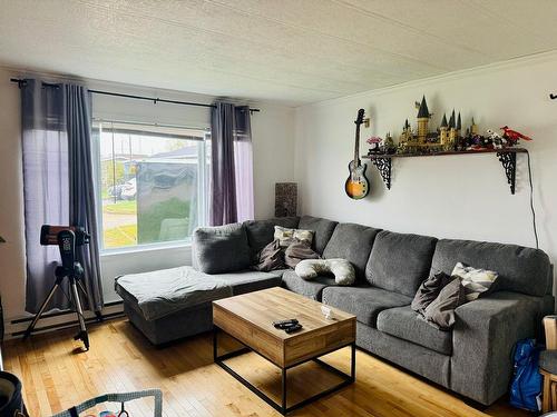 Living room - 1683 2E Rue, Havre-Saint-Pierre, QC - Indoor Photo Showing Living Room