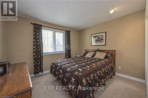 3947 Stacey Crescent, London, ON - Indoor Photo Showing Bedroom