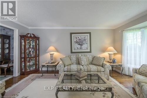 3947 Stacey Crescent, London, ON - Indoor Photo Showing Living Room