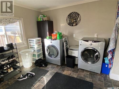 1304 Cameron Street, Regina, SK - Indoor Photo Showing Laundry Room