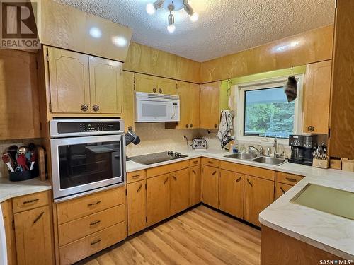 Northside Acreage, Paddockwood Rm No. 520, SK - Indoor Photo Showing Kitchen With Double Sink