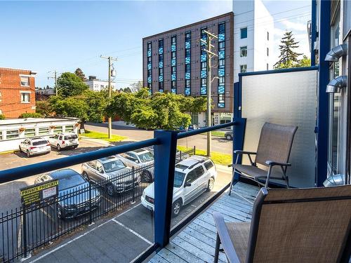 204-1061 Fort St, Victoria, BC - Outdoor