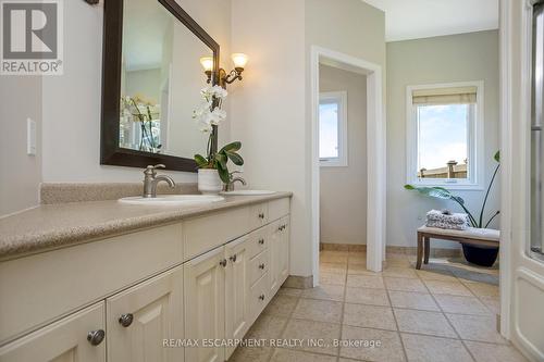 5342 Eramosa-Erin Townlin, Guelph/Eramosa, ON - Indoor Photo Showing Bathroom