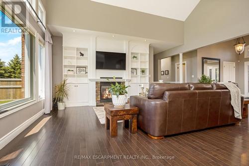 5342 Eramosa-Erin Townlin, Guelph/Eramosa, ON - Indoor Photo Showing Living Room With Fireplace