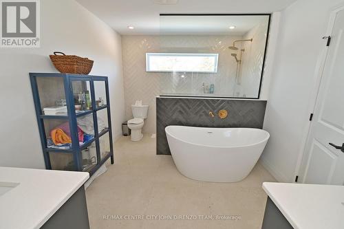 105 Aspen Circle, Thames Centre (Thorndale), ON - Indoor Photo Showing Bathroom