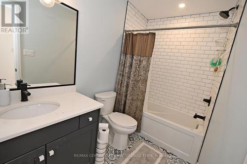 105 Aspen Circle, Thames Centre (Thorndale), ON - Indoor Photo Showing Bathroom