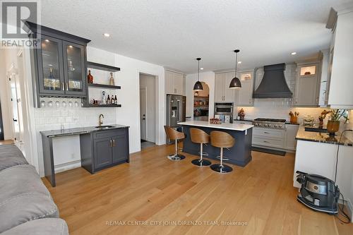 105 Aspen Circle, Thames Centre (Thorndale), ON - Indoor Photo Showing Kitchen With Upgraded Kitchen