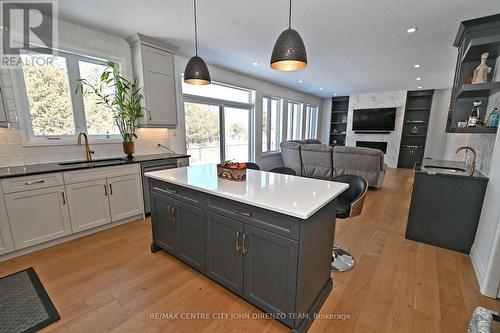 105 Aspen Circle, Thames Centre (Thorndale), ON - Indoor Photo Showing Kitchen