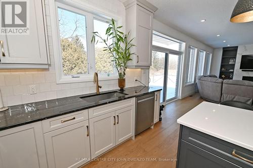 105 Aspen Circle, Thames Centre (Thorndale), ON - Indoor Photo Showing Kitchen