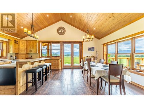 4720 36Th Street, Canyon, BC - Indoor Photo Showing Dining Room