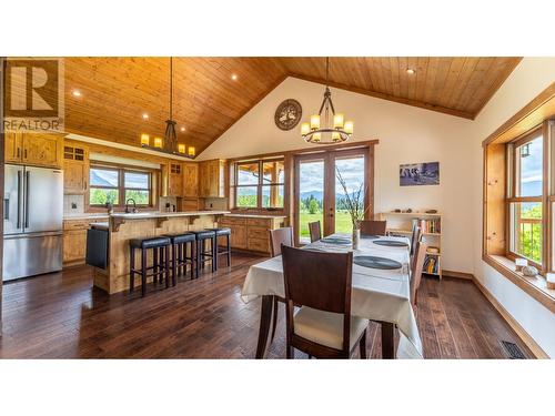 4720 36Th Street, Canyon, BC - Indoor Photo Showing Dining Room