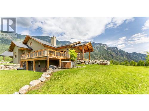 4720 36Th Street, Canyon, BC - Outdoor With Deck Patio Veranda