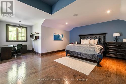 2633 Bluffs Way, Burlington, ON - Indoor Photo Showing Bedroom
