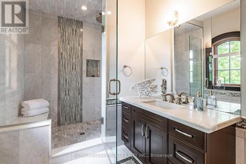 2633 Bluffs Way, Burlington, ON - Indoor Photo Showing Bathroom