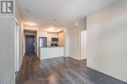 217 - 349 Rathburn Road W, Mississauga (City Centre), ON - Indoor Photo Showing Kitchen