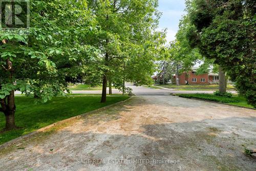 322 La Rose Avenue, Toronto (Willowridge-Martingrove-Richview), ON - Outdoor