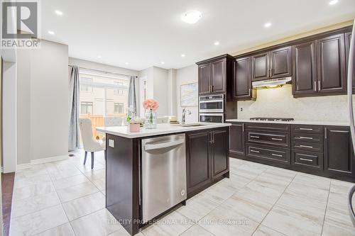 40 Wheatberry Crescent, Brampton, ON - Indoor Photo Showing Kitchen With Upgraded Kitchen