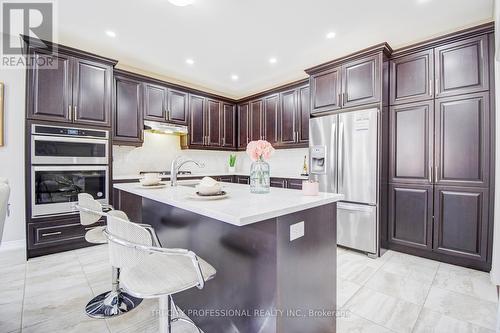 40 Wheatberry Crescent, Brampton, ON - Indoor Photo Showing Kitchen