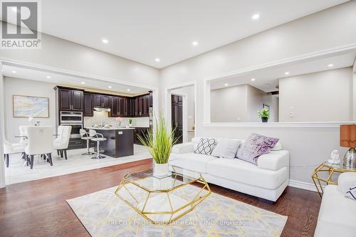 40 Wheatberry Crescent, Brampton, ON - Indoor Photo Showing Living Room