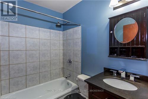 45 Connaught Avenue, London, ON - Indoor Photo Showing Bathroom