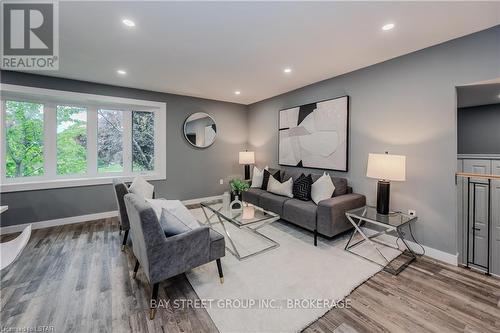 259 Lorraine Avenue, Kitchener, ON - Indoor Photo Showing Living Room