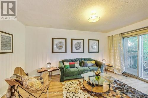 2503 Selord Court, Mississauga, ON - Indoor Photo Showing Living Room