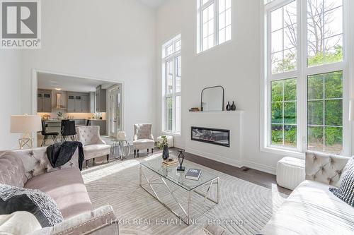 6 Fair Winds Lane, East Gwillimbury, ON - Indoor Photo Showing Living Room With Fireplace