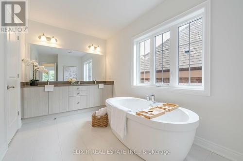 6 Fair Winds Lane, East Gwillimbury, ON - Indoor Photo Showing Bathroom