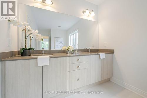 6 Fair Winds Lane, East Gwillimbury, ON - Indoor Photo Showing Bathroom