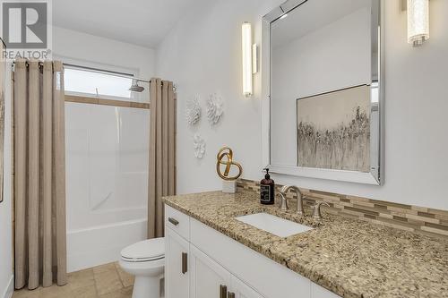 1162 Montrose Place, Kelowna, BC - Indoor Photo Showing Bathroom