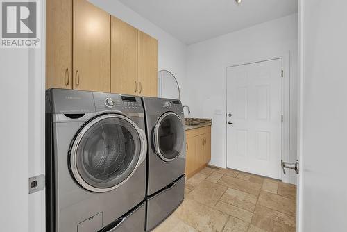 1162 Montrose Place, Kelowna, BC - Indoor Photo Showing Laundry Room