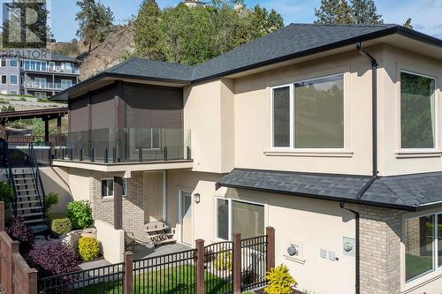 1162 Montrose Place, Kelowna, BC - Outdoor With Exterior