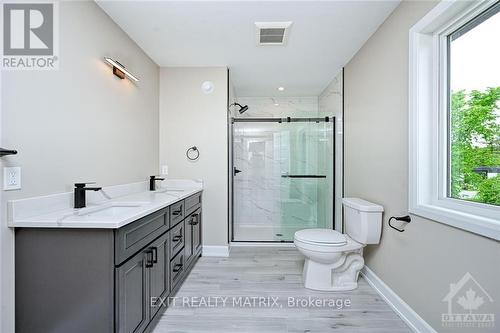 8281 Victoria Street, Ottawa, ON - Indoor Photo Showing Bathroom