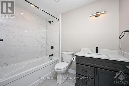 8281 Victoria Street, Ottawa, ON - Indoor Photo Showing Bathroom