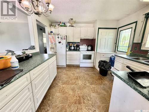 139 Macdowall Crescent, Prince Albert, SK - Indoor Photo Showing Kitchen