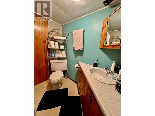 3706 22 Street, Vernon, BC - Indoor Photo Showing Bathroom